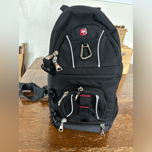 Swiss Army cross body sling camera back pack . - Picture 9 of 9